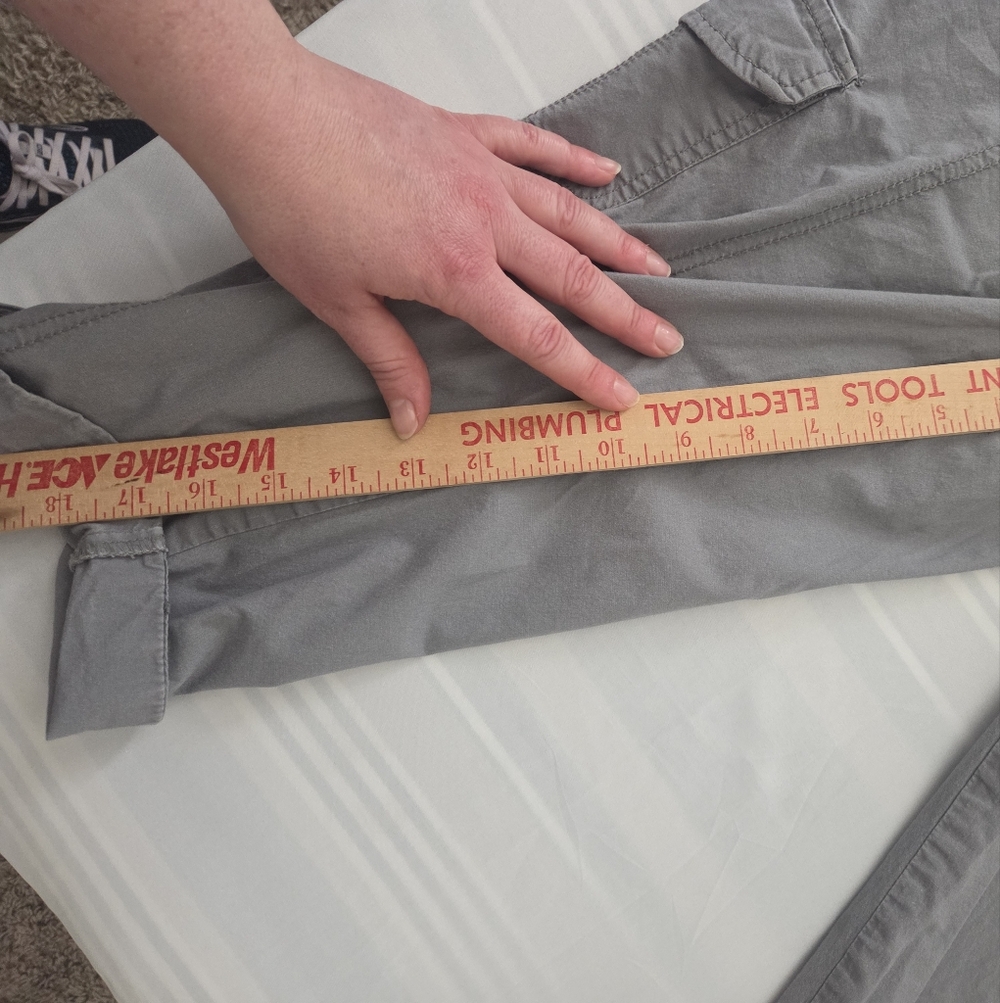 St. John's Bay Gray Capris - Picture 4 of 5